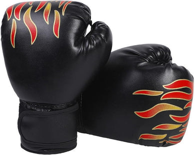Een paar zwarte Bokshandschoenen voor kinderen: de perfecte start voor een succesvolle bokscarrière met rode en gele vlamontwerpen, gemaakt van hoogwaardig PU-materiaal.