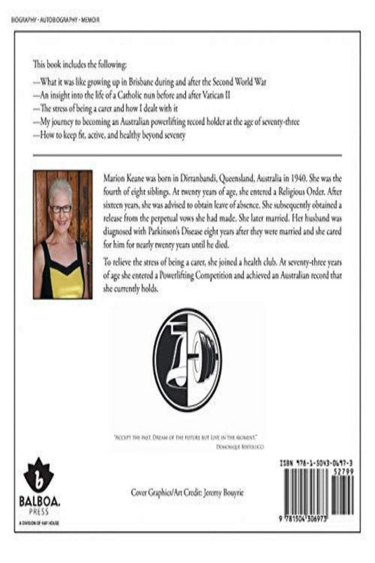 Achterkant van het boek "Chapel Bells to Barbells", met een foto van de auteur, een samenvatting van het boek waarin haar reis in het Australische powerlifting wordt belicht, een streepjescode en ISBN-informatie.