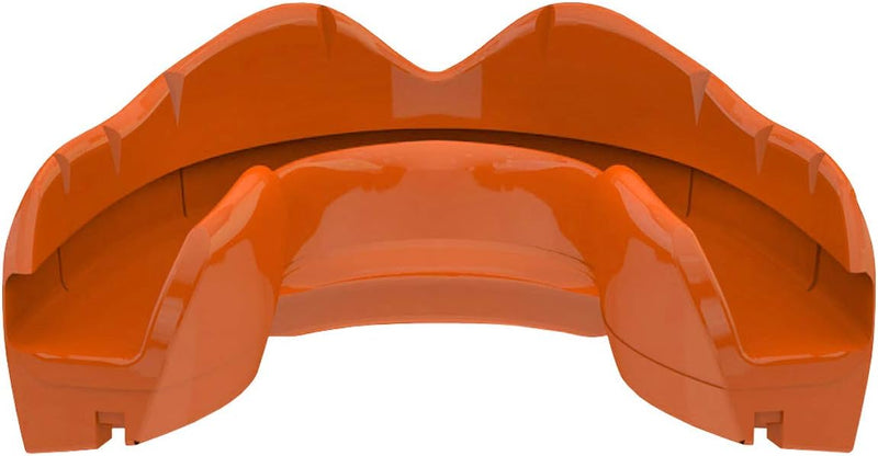 Load image into Gallery viewer, Een close-up van een oranje plastic Bescherm je beugel en je portemonnee met ons bitje voor beugeldragers mondbeschermer.
