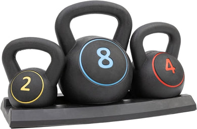 Set van drie Kettlebell-sets: voor een complete lichaamstraining met verschillende gewichten op een rek.
