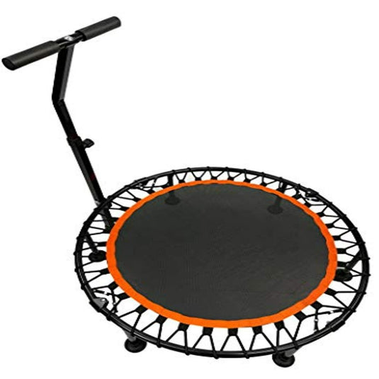Een mini-fitnesstrampoline voor cardio en hoofdpijn, met een strak zwart en oranje ontwerp tegen een strakke witte achtergrond.