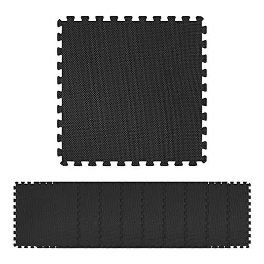 Een set zwarte schuimmatten op een witte achtergrond, die zorgen voor "Creëer een veilige trainingsruimte met onze zwarte puzzelmat voor vloerbescherming - Comfort gecombineerd met bescherming!" met een anti-slip oppervlak.