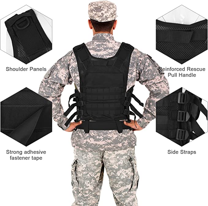 Laad afbeelding in Galerijviewer, In deze beschrijving wordt een man gezien die het Avontuur met het ultieme Tactische Vest voor Heren draagt, wat het comfort laat zien dat het biedt in militaire omgevingen.
