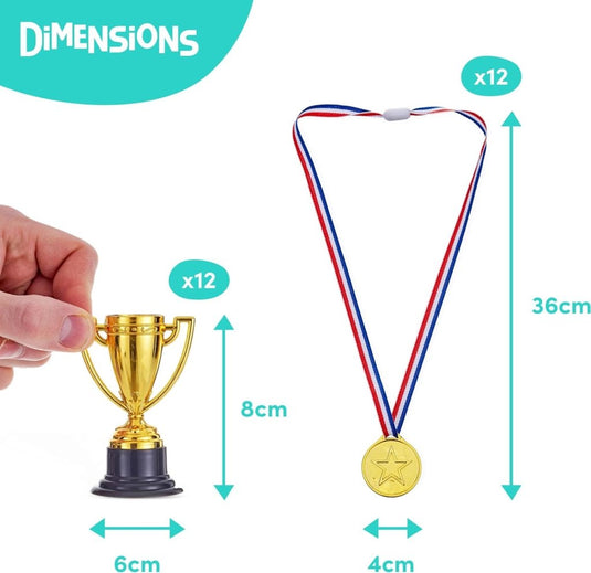 Versier hun prestatie: Mini gouden medailles en trofeeën voor onverwachte momenten toont een pakket met 12 mini gouden trofeeën en 12 mini gouden medailles voor een kinderfeestje; de trofeeën zijn