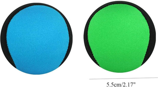 Twee cirkelvormige stoffen Waterballen: een locatie waterpret voor het hele gezin, een blauwe en een groene, elk omlijnd met een zwarte rand, naast elkaar weergegeven met hieronder een maatreferentie.