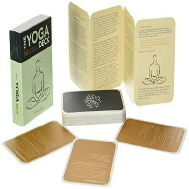 Een Yoga Deck 50-pakket met daaromheen verschillende meditatiekaarten, elk met illustraties en instructies voor yogahoudingen.