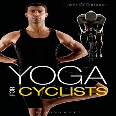 Man in sportkleding staat naast een afbeelding van een fietser, die reclame maakt voor de gids 'Yoga voor fietsers', gericht op het verbeteren van de flexibiliteit en kernkracht.