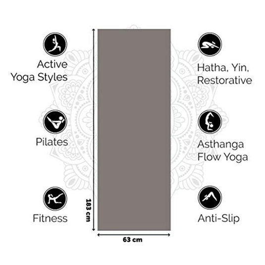 Illustratie van een grijze yogamat (63 cm breed, 183 cm lang) met componenten voor verschillende activiteiten zoals pilates, actieve yogastijlen en fitness, daarnaast door decoratieve patronen.